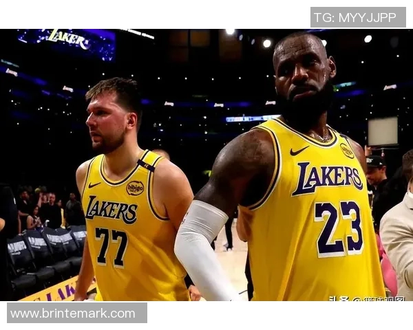 东契奇复胖詹姆斯老迈！湖人短板彻底藏不住了美媒建议3换1补强