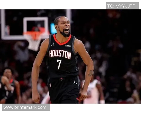 杜兰特谈限制快船三分命中仅8记：防守强度提升，哈登缺阵影响显著